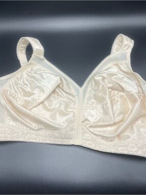 Playtex 48DDD 18 Hour Original Comfort Strap Wireless Bra Nude Full Figure